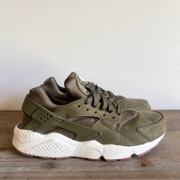 Nike Air Huarache Medium Olive Men's Shoe Size 9.5 #397A